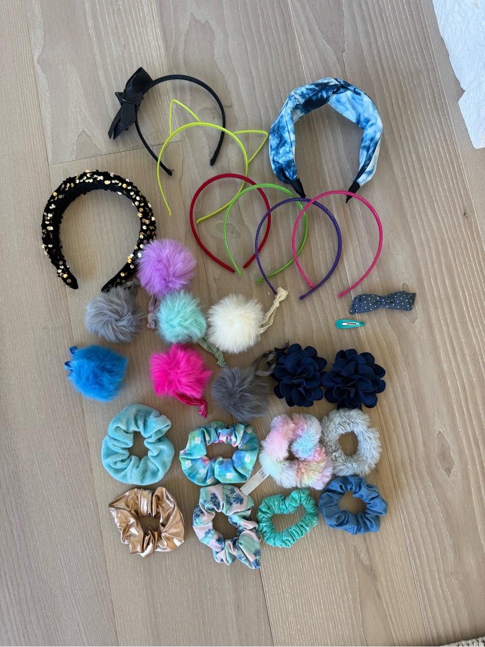 Girls Hair Accessory Set - Colorful Headbands, Scrunchies & Pom Clips